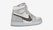 Load image into Gallery viewer, Dior x Nike Jordan 1 Retro High Dior size 40.5 - Tulerie
