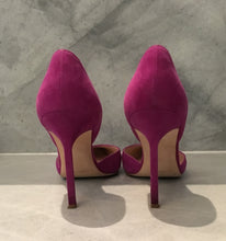 Load image into Gallery viewer, Manolo Blahnik Taylor D’Orsay Pump In Fuchsia - Tulerie
