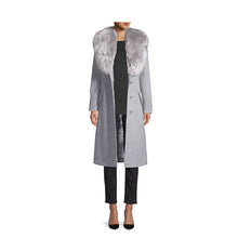 Load image into Gallery viewer, Sentaler Fur Collar Coat - Tulerie
