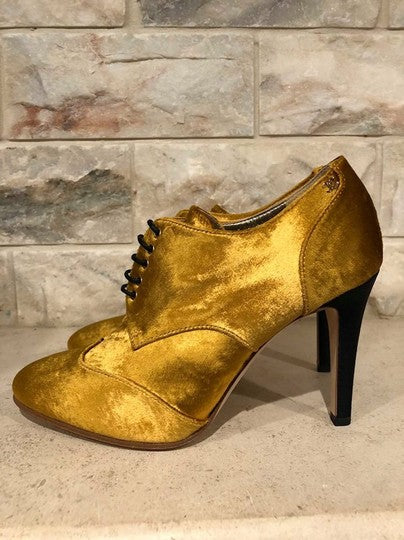 Chanel, Gold quilted nubuck boots Golden ref.1002925 - Joli Closet