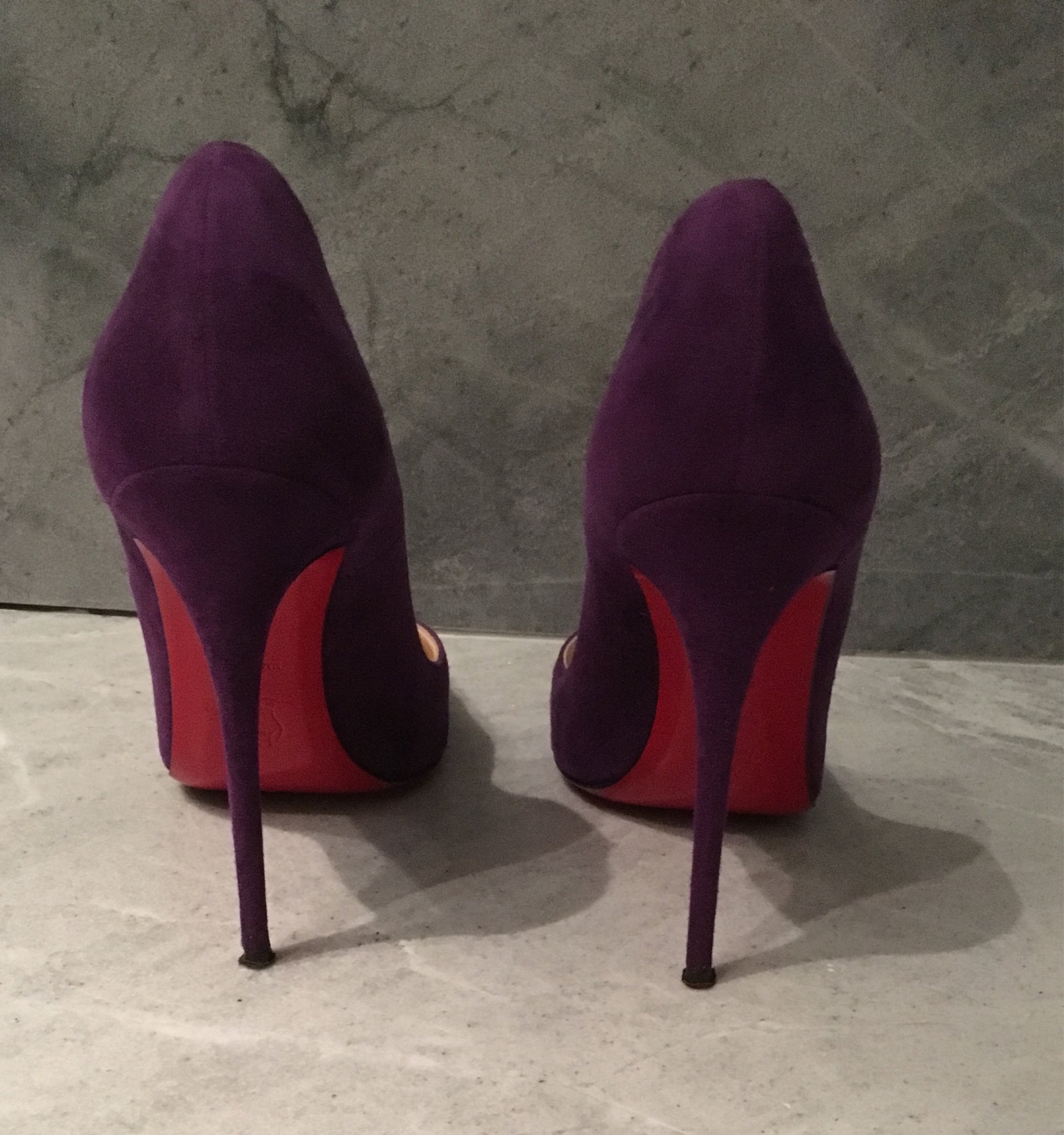 Reed Fashion Blog: CHRISTIAN LOUBOUTIN SO KATE VIOLET SUEDE